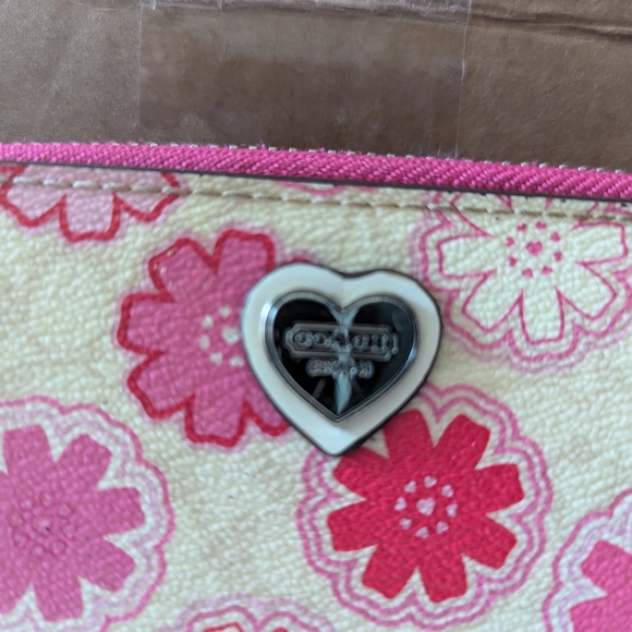 Coach F50672 Floral Clutch Wallet - Picture 2 of 12